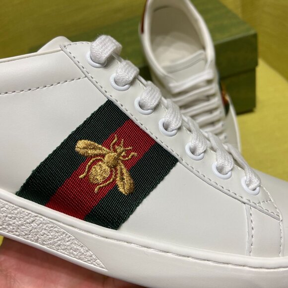 Gucci White Sneakers with Red and Green Stripes - Picture 9 of 9